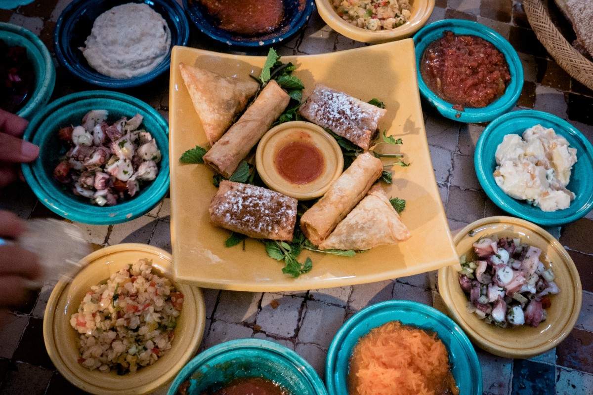 You are currently viewing A Culinary Journey Through the Emirates: Must-Try Traditional Dishes