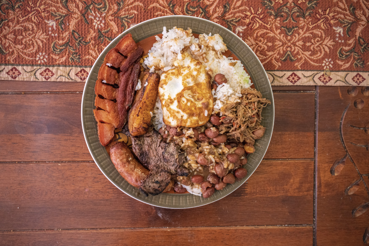 Read more about the article A Taste of Venezuela: Exploring the Traditional Food of Venezuela